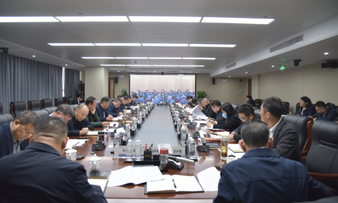 陜鋼集團黨委理論學習中心組學習中央經(jīng)濟工作會議精神、陜西省委十四屆五次全會暨省委經(jīng)濟工作會議精神