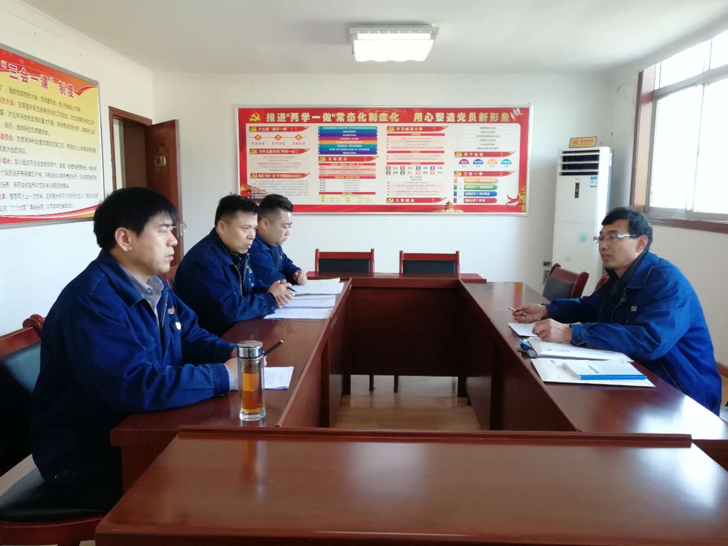華冶公司機(jī)關(guān)黨支部“圍繞經(jīng)營抓黨建 抓好黨建促經(jīng)營” 華冶公司機(jī)關(guān)黨支部“圍繞經(jīng)營抓黨建 抓好黨建促經(jīng)營”