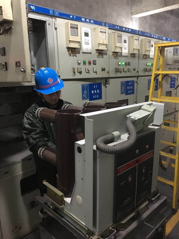 華富新能源公司電氣春檢工作全面展開(kāi)
