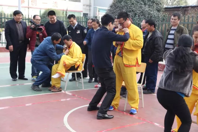 龍鋼集團(tuán)舉辦第四屆“合力杯”燈謎健身活動