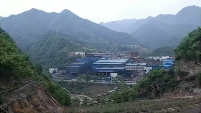 礦山這十年，風雨兼程