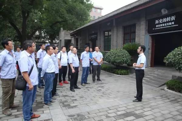 龍鋼集團開展紀(jì)念建軍90周年復(fù)轉(zhuǎn)退伍軍人革命傳統(tǒng)教育活動