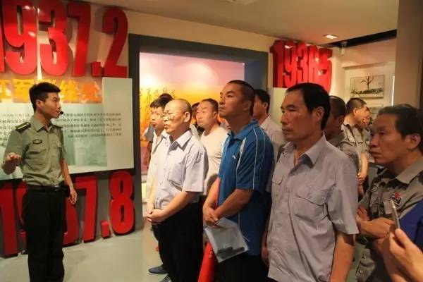 龍鋼集團開展紀(jì)念建軍90周年復(fù)轉(zhuǎn)退伍軍人革命傳統(tǒng)教育活動