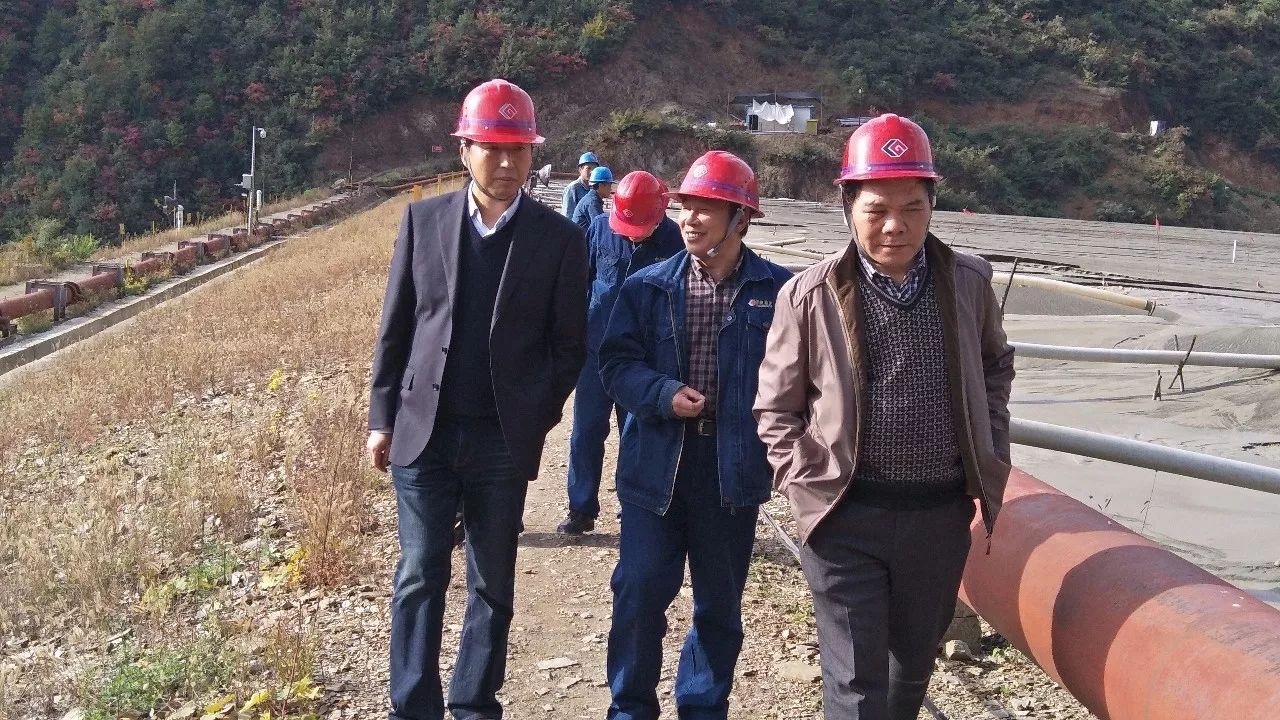 陰小兵一行到大西溝、華冶公司調(diào)研指導工作