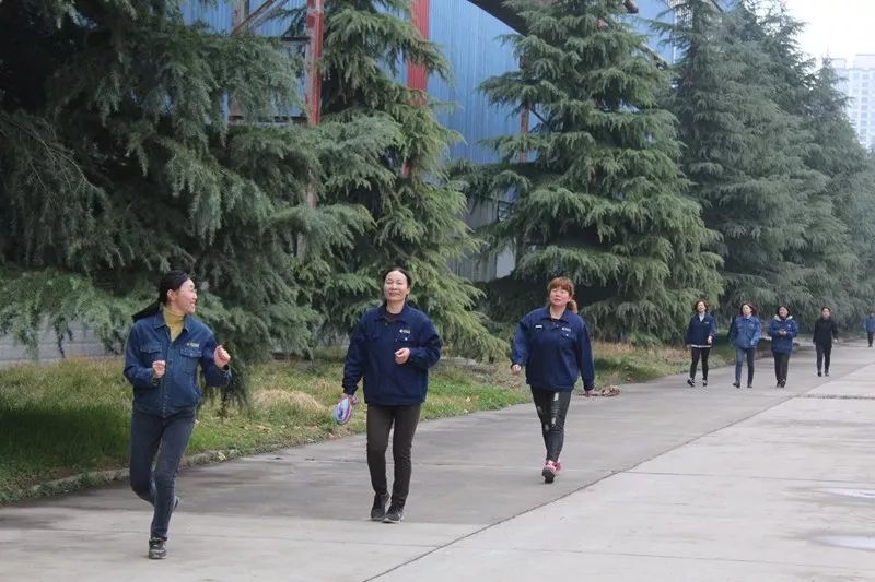 綠色女人節(jié) 健康健步走——西鋼公司、紅光物流公司舉辦女職工2018“健康健步走”比賽