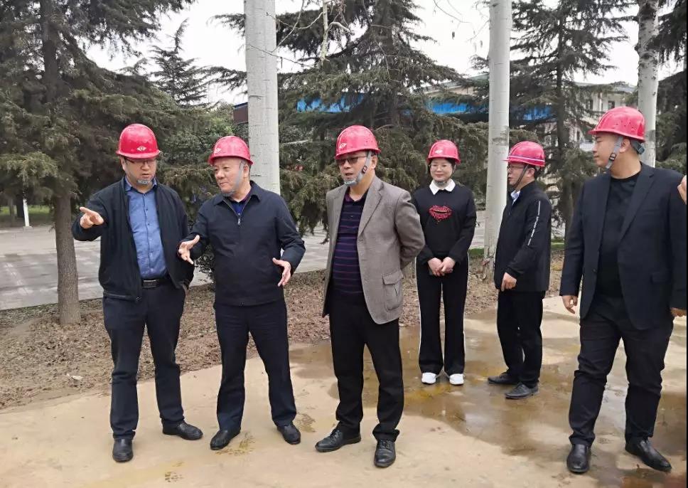 中國(guó)機(jī)械冶金建材工會(huì)副主席毛迎春到龍鋼集團(tuán)寶軋公司調(diào)研
