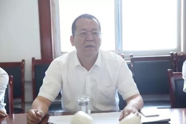 龍鋼集團黨委理論學習中心組開展先進典型教育及黨章黨規(guī)專題學習 龍鋼集團黨委理論學習中心組開展先進典型教育及黨章黨規(guī)專題學習