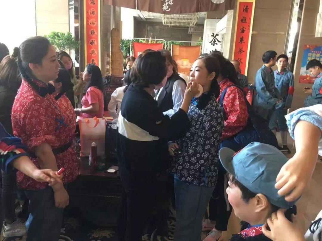 嘹亮的頌歌　深情的祝?！堜摷瘓F百人合唱節(jié)目側(cè)記