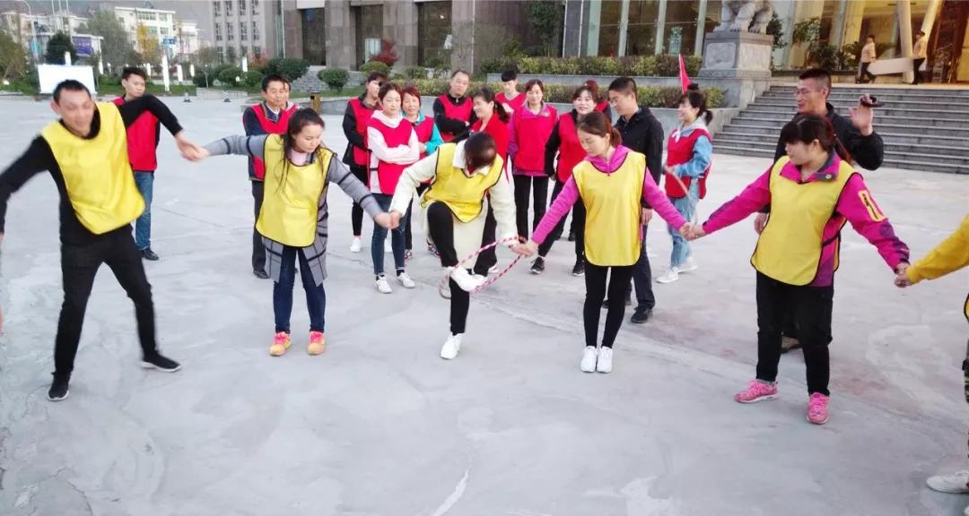 磨練意志，超越自我，凝聚團隊，贏在執(zhí)行——酒店板塊開展2019年度員工素質(zhì)集訓活動