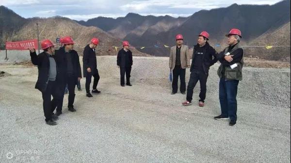 陜西省應(yīng)急管理廳組織專家對大西溝礦業(yè)公司二級安全生產(chǎn)標(biāo)準(zhǔn)化進(jìn)行評審 陜西省應(yīng)急管理廳組織專家對大西溝礦業(yè)公司二級安全生產(chǎn)標(biāo)準(zhǔn)化進(jìn)行評審