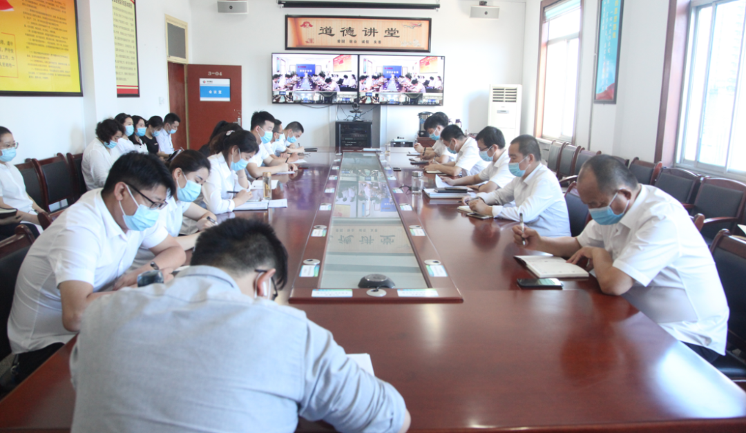 龍鋼集團(tuán)組織開(kāi)展黨支部書(shū)記及入黨積極分子培訓(xùn)