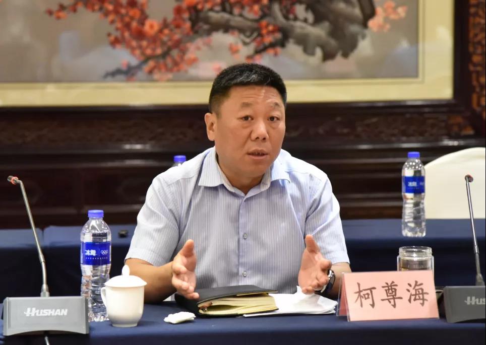 龍鋼集團(tuán)三家雙管單位召開“黨建領(lǐng)航、班子引領(lǐng)，干部走在前列”領(lǐng)導(dǎo)班子“三基三對(duì)標(biāo)” 工作述職會(huì)