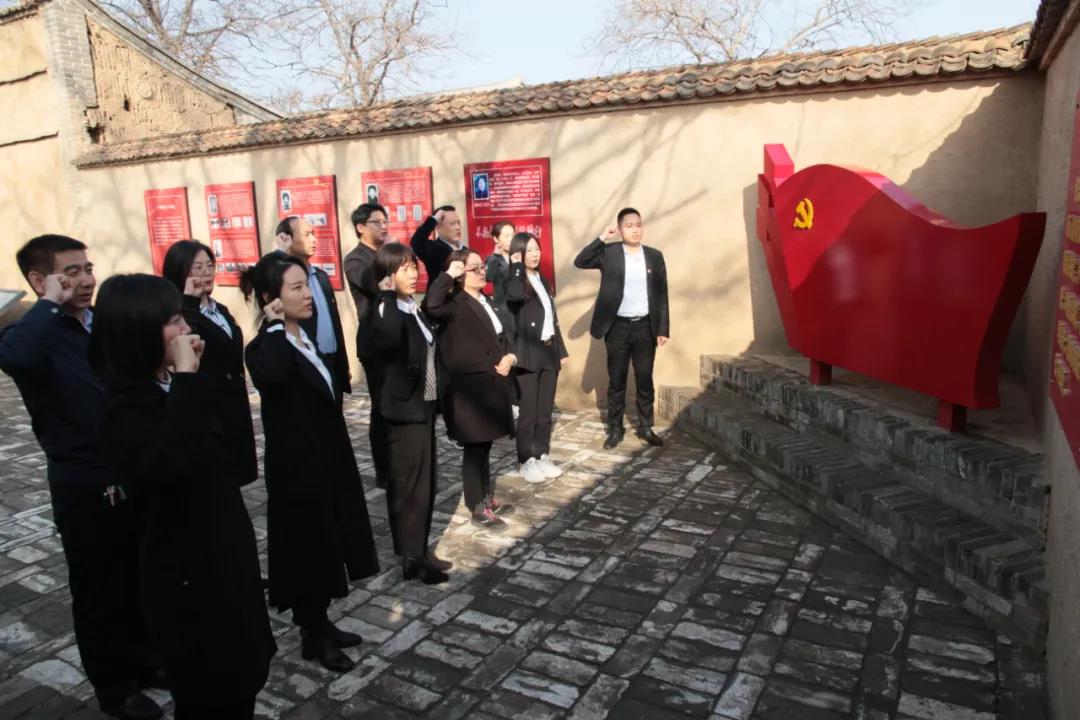 尋訪紅色足跡 傳承紅色基因 ——龍鋼集團(tuán)機(jī)關(guān)黨群工作部黨支部開(kāi)展主題黨日活動(dòng)