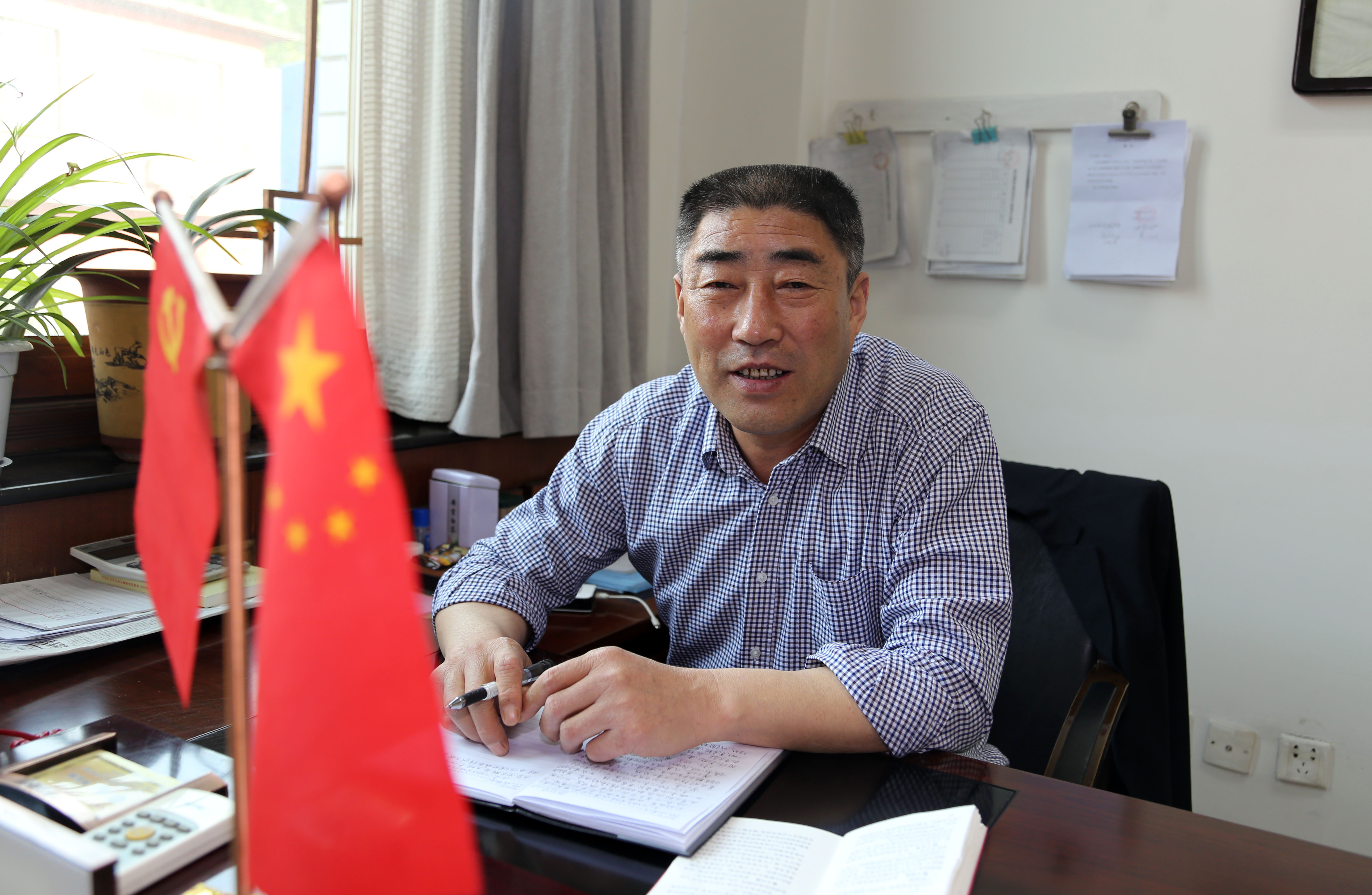 評一次勞模 當一輩子先進 做永遠的標桿(八)